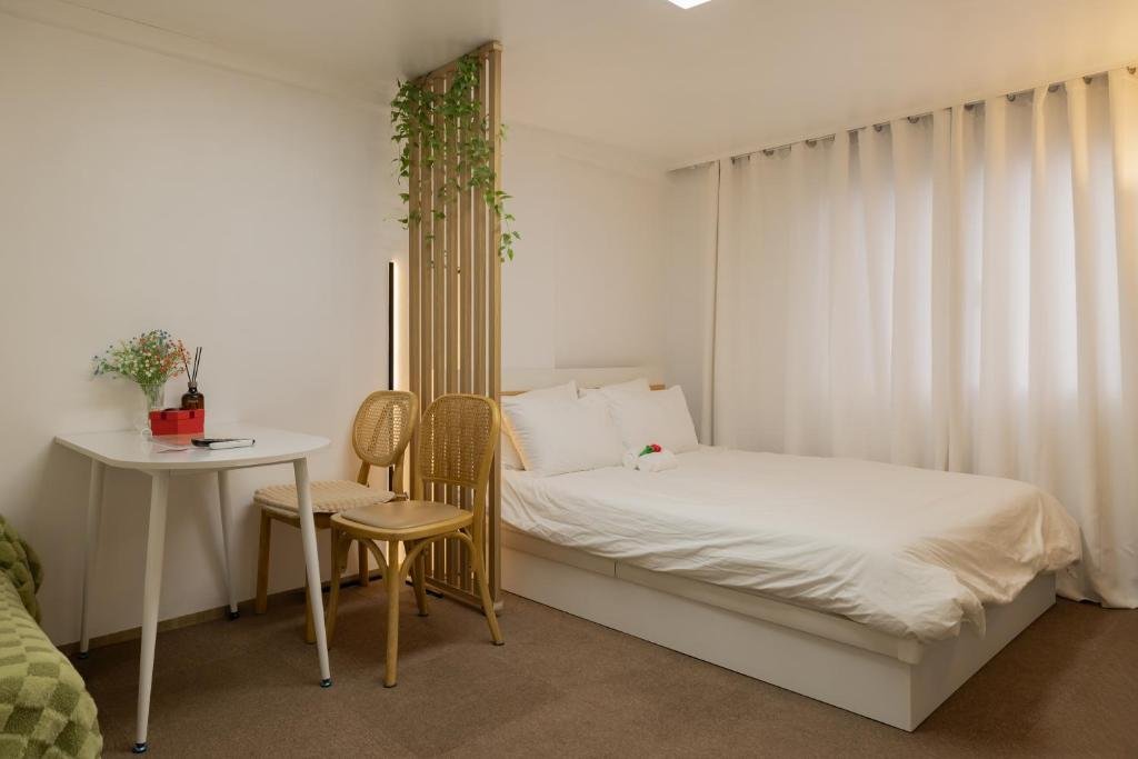 40s Cozy Stay Hongdae